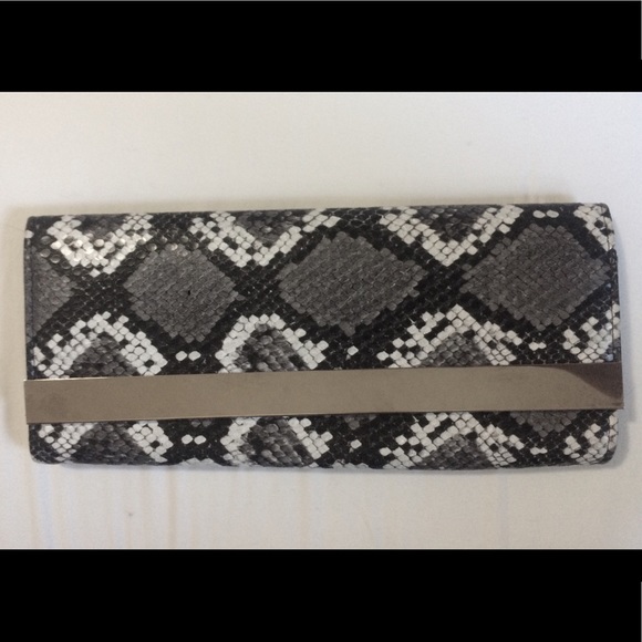 Faux Snakeskin Clutch/Chain Purse - SO GLAM - Picture 4 of 6